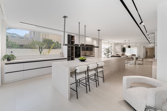 Extended | Beautifully Renovated | Furnished, picture 5