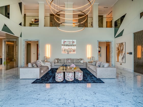 The Palm Jumeirah's Most Luxurious Beach Villa, picture 2