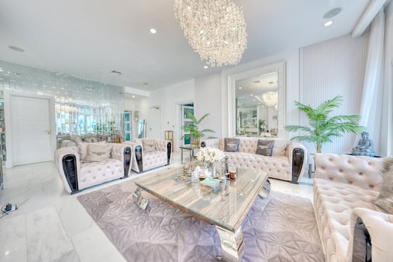 Luxurious renovated 6 Bedrooms Signature Villa, picture 15