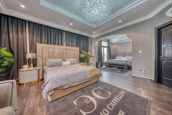 Luxurious renovated 6 Bedrooms Signature Villa, picture 17