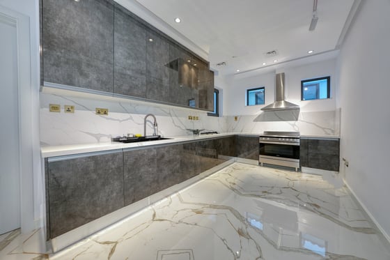 Modern 5 Bed Villa on Palm Jumeirah Dubai, picture 28