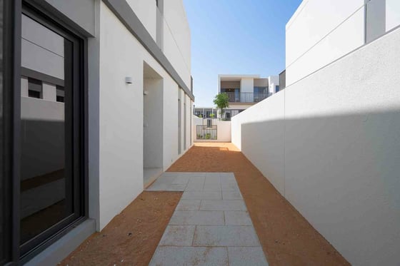 Priced to Sell | Vacant April | Back to Back , picture 2