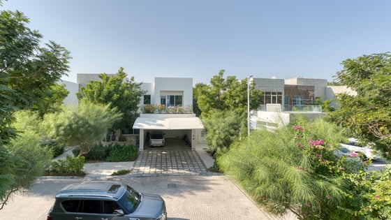 Corner villa in Al Barari with private pool and garden, picture 32