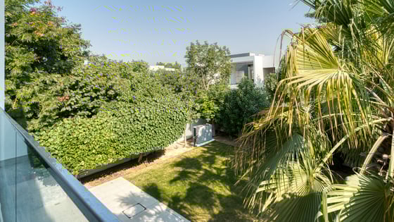 Corner villa in Al Barari with private pool and garden, picture 37