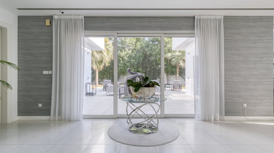 Corner villa in Al Barari with private pool and garden, picture 16