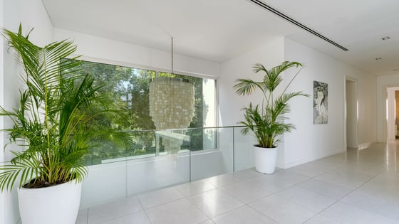 Corner villa in Al Barari with private pool and garden, picture 8