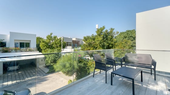 Corner villa in Al Barari with private pool and garden, picture 31