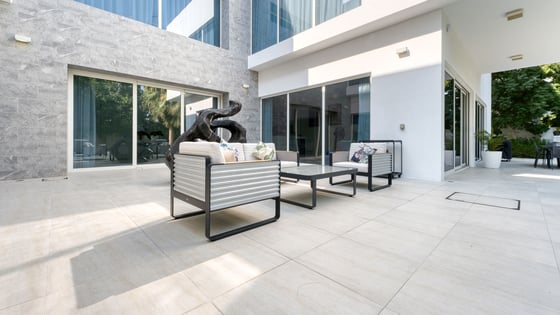 Corner villa in Al Barari with private pool and garden, picture 29