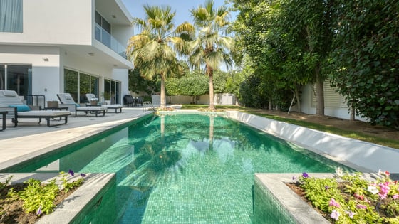 Corner villa in Al Barari with private pool and garden, picture 26