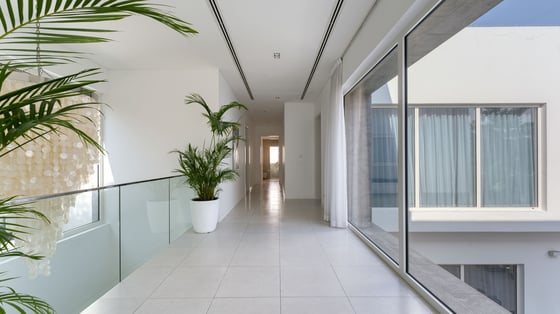 Corner villa in Al Barari with private pool and garden, picture 10