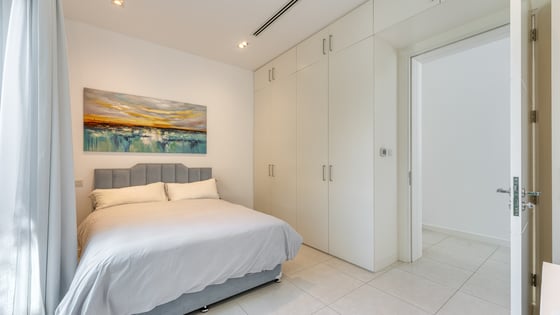 Corner villa in Al Barari with private pool and garden, picture 12