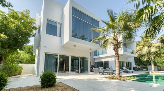 Corner villa in Al Barari with private pool and garden, picture 35