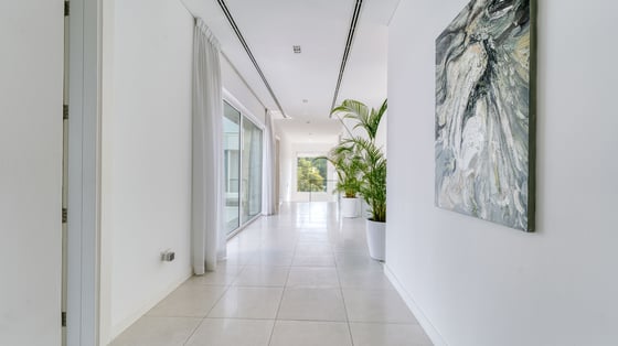 Corner villa in Al Barari with private pool and garden, picture 7