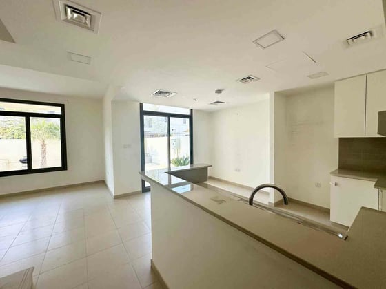 Vacant | Prime Location | View Now, picture 2