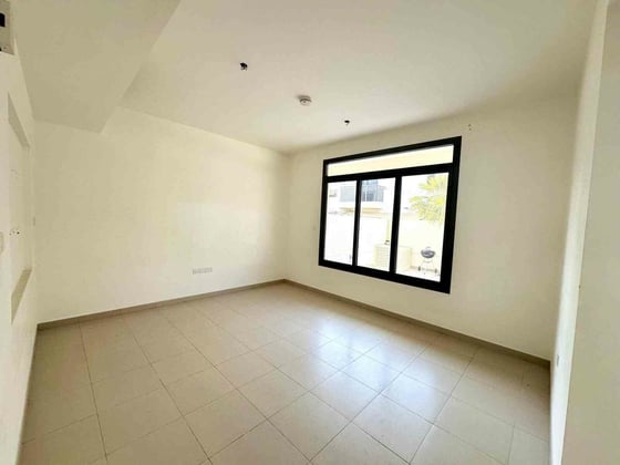 Vacant | Prime Location | View Now, picture 3