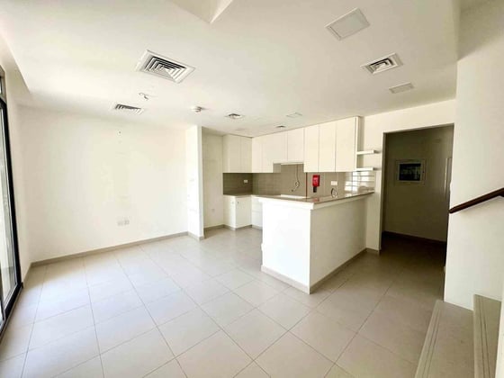 Vacant | Prime Location | View Now, picture 8