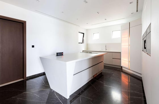 Modern 3 floors Beachfront Villa on Palm Jumeirah, picture 7