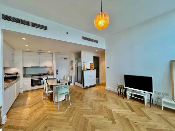 High Floor | Upgraded and Furnished | VOT, picture 3
