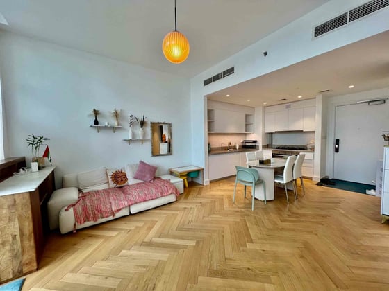 High Floor | Upgraded and Furnished | VOT, picture 2