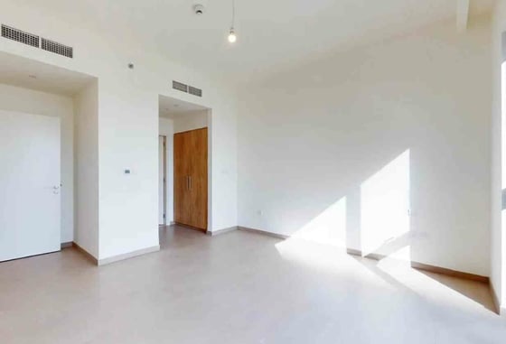 Vacant On Transfer | Fully Upgraded | Burj View , picture 3