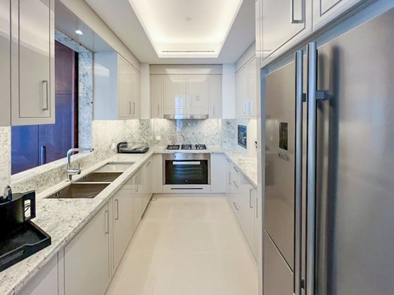 Luxury 3BR Apartment | Stunning Living | Burj View, picture 5