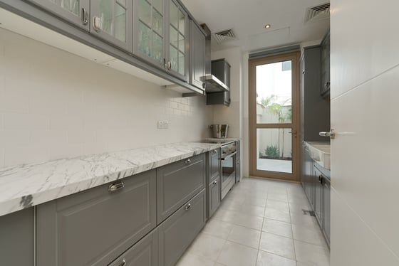 Fully Furnished | Luxury Villa | Prime Location, picture 14