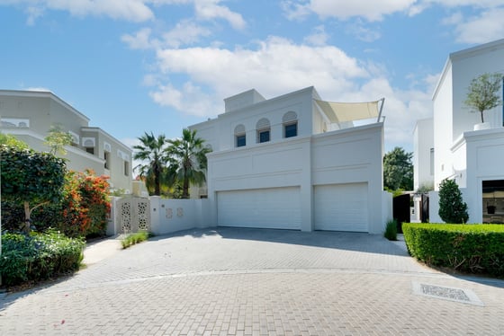 Fully Furnished | Luxury Villa | Prime Location, picture 33