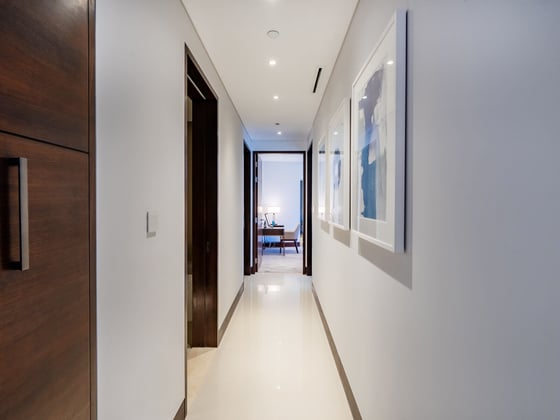 Luxury 3BR Apartment | Stunning Living | Burj View, picture 5