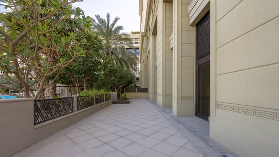Lavish Waterfront Duplex by Versace, picture 12