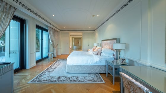 Lavish Waterfront Duplex by Versace, picture 17