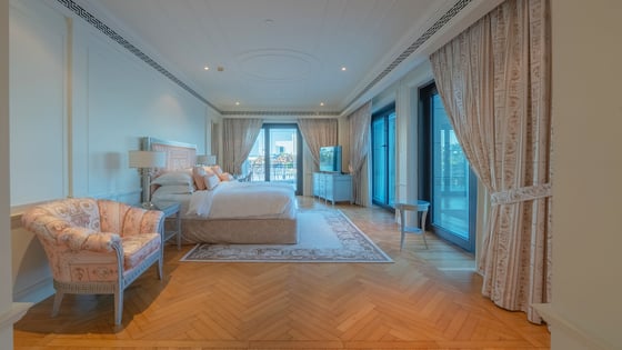 Lavish Waterfront Duplex by Versace, picture 16