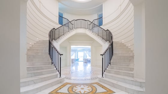 Lavish Waterfront Duplex by Versace, picture 3