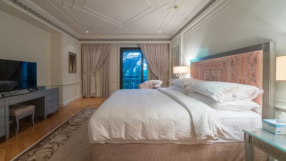 Lavish Waterfront Duplex by Versace, picture 27
