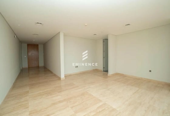 Spacious 3-Bed Penthouse | Skyline Views, picture 8
