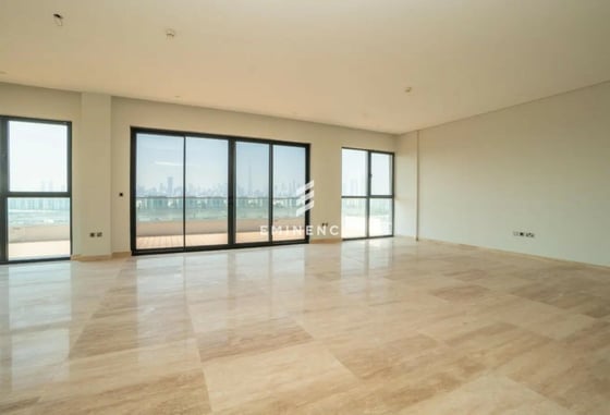 Spacious 3-Bed Penthouse | Skyline Views, picture 7