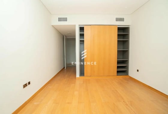 Spacious 3-Bed Penthouse | Skyline Views, picture 18