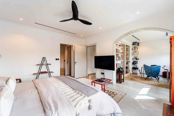 Luxurious | Fully Upgraded | Large Plot , picture 16