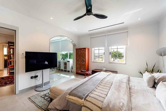 Luxurious | Fully Upgraded | Large Plot , picture 11