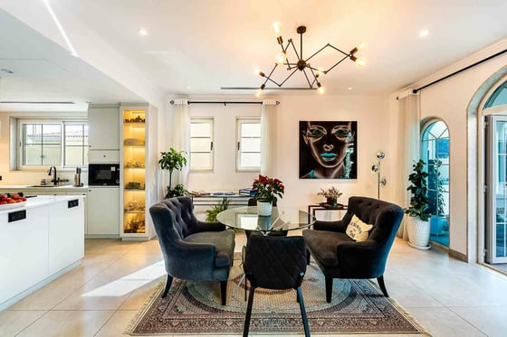 Luxurious | Fully Upgraded | Large Plot , picture 6