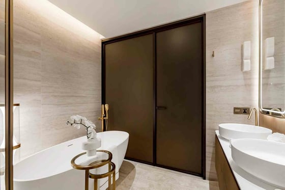 Ultra Luxury | 1 OF 1 | Brand New Ready to View, picture 17