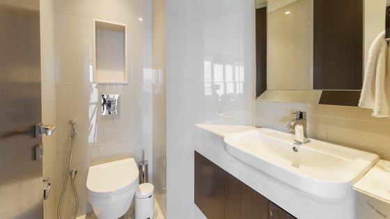 Luxurious apartment in Downtown with Burj Khalifa view, picture 10