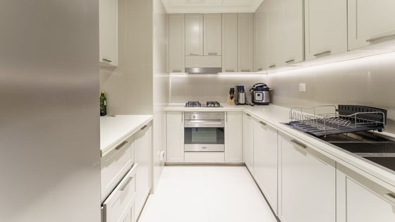 Luxurious apartment in Downtown with Burj Khalifa view, picture 5