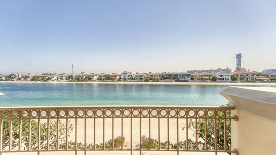 Stunning villa in Palm Jumeirah with atrium entry, picture 24
