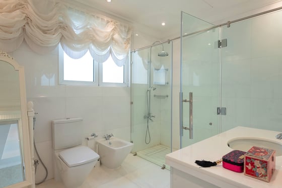 Signature 6BR Villa I Open Sea I Private Beach, picture 21