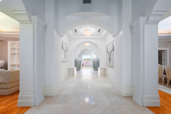 Signature 6BR Villa I Open Sea I Private Beach, picture 2