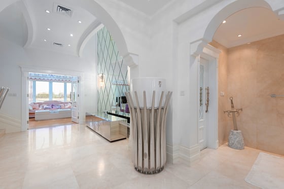 Signature 6BR Villa I Open Sea I Private Beach, picture 8