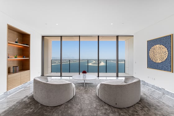 Live Royally in this High Floor Palm View 2BR + M, picture 2