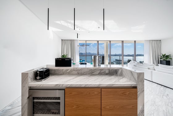 Rare Dual Sea and Skyline View | Spacious Luxury, picture 10