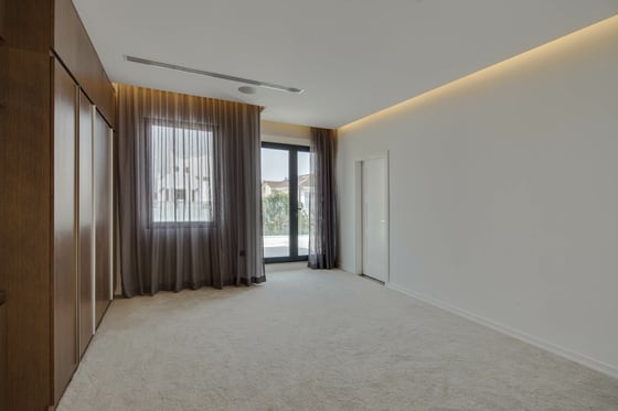 Modern 5BR Renovated Villa I Furnished I Atlantis View, picture 17