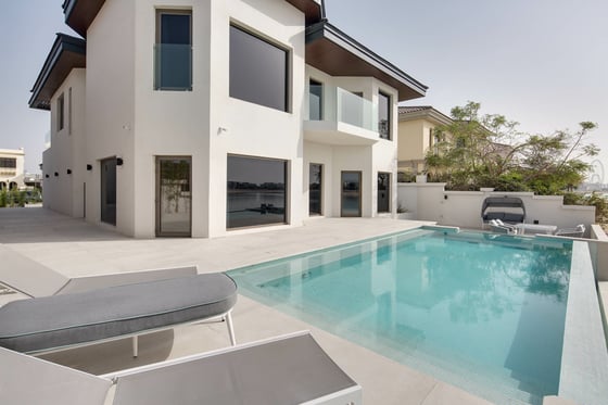 Modern 5BR Renovated Villa I Furnished I Atlantis View, picture 1